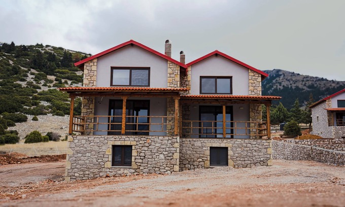 Arachova Villa | Arachova Sky Chalet. Near Parnassos ski center