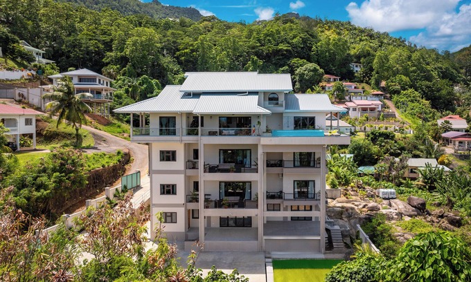Mahe Island Apartment | Aran Apartments - Enfys: Modern, spacious apartment at Au Cap.