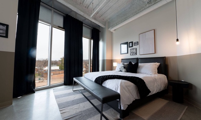City Center Hotel | Arch and Cable Hotel