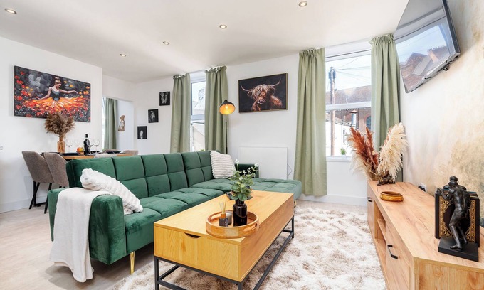 Derby Apartment | Archies Cozy Retreat Premier Apartments Derby
