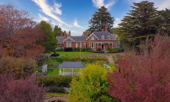 Deloraine Bed & Breakfast | Arcoona Manor