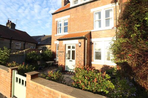 Briggswath House | Arden House