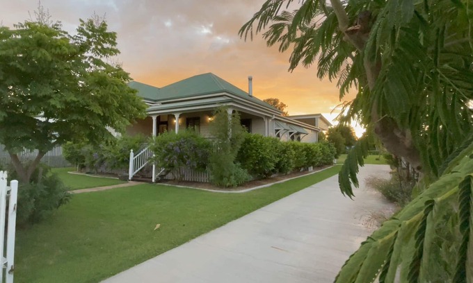 Warwick House | Area 51 Warwick -a very special place to stay