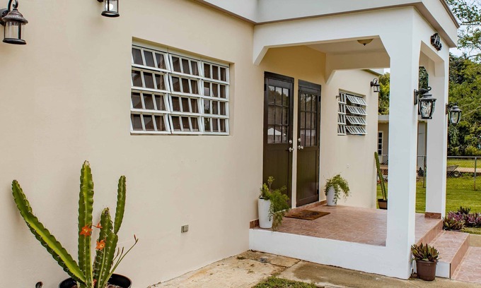 Hato Arriba House | Arecibo Country Living At Its Finest