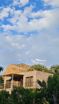 Areni Villa | Arevot Ojakh