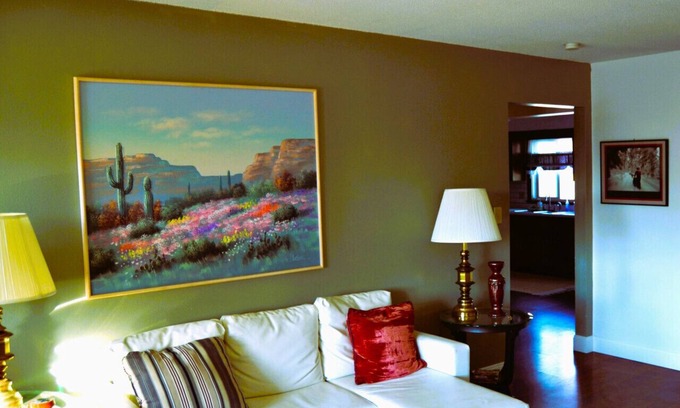 Grand Forks Apartment | Arhaus 3: experience a chic and inviting accommodation in Grand Forks.