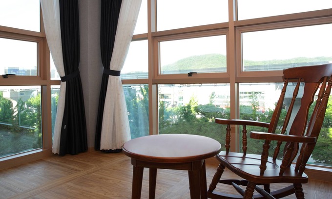Dusan-dong Hotel | Ariana Hotel