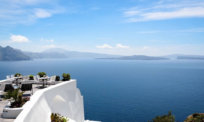 Oia House | Aris Caves