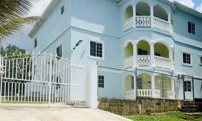 Santa Cruz House | Aristo Oasis, come and unwind in paradise. Santa Cruz Jamaica. 5 mins to Town
