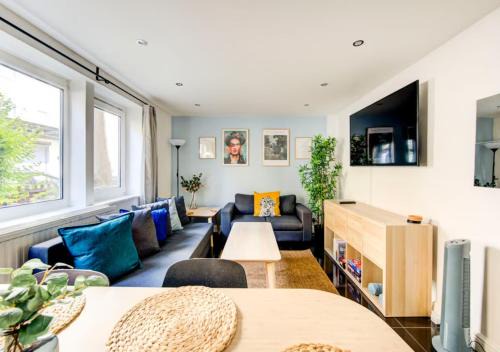 Finsbury Apartment | Arlington House Gem Near Angel and Kings Cross