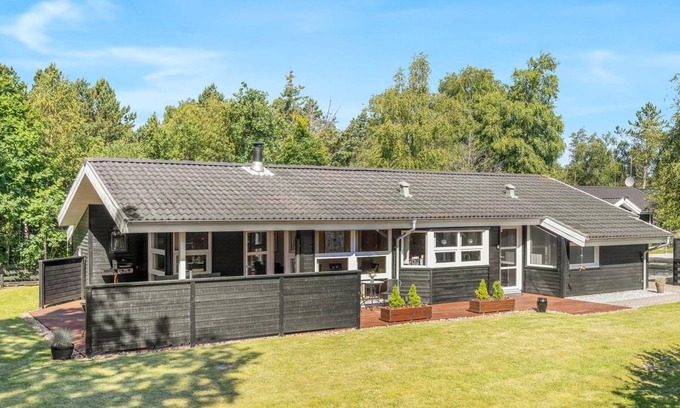 Aalbaek House | "Arny" - 1.5km from the sea by Interhome