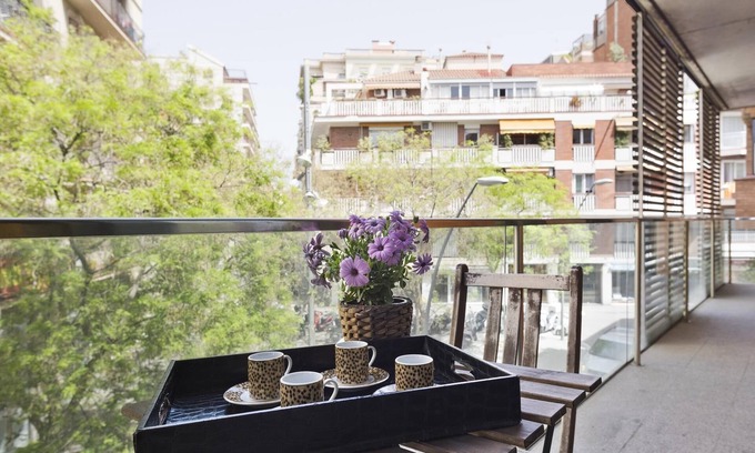 Sant Gervasi Apartment | arpartamento 3 rooms 6 people with private terrace in Sarrià - Free WiFi