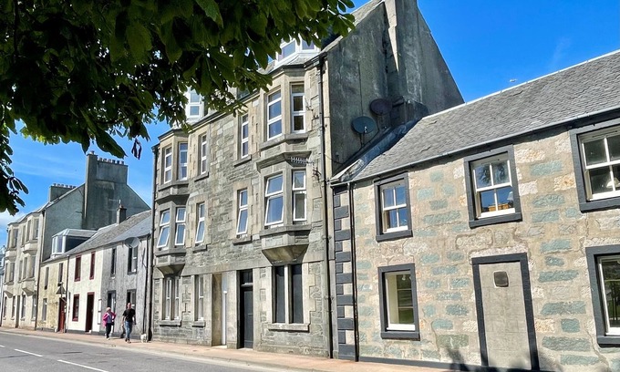 Lochgilphead Apartment | Arran View, upper floor apartment, sea views, pet friendly