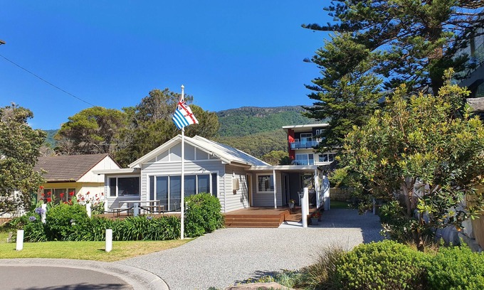 Thirroul House | Arriba Beachfront Cottage