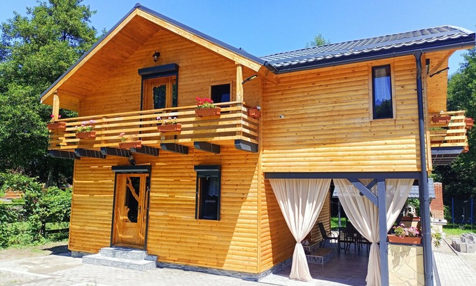 Avrig Ski Chalet | ART House Transylvania, Valea Avrigului, Sibiu is a sustainable chalet in Avrig