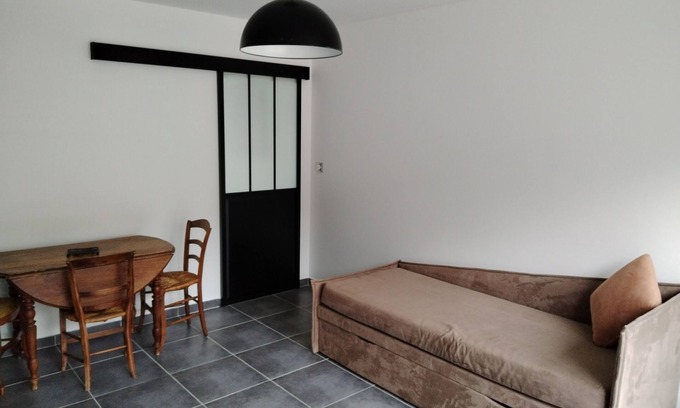 Saints Apartment | ART on the ground floor and terrace