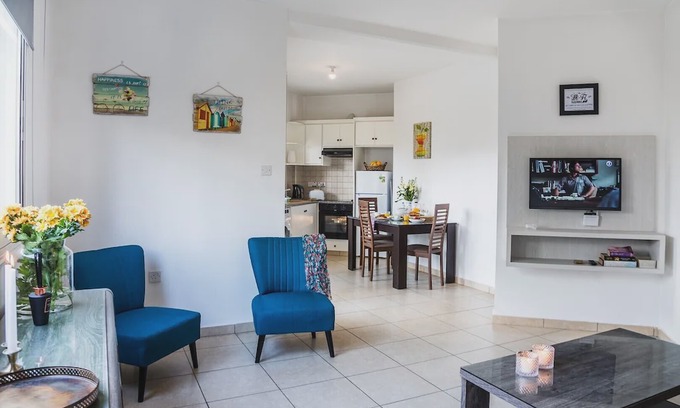 Universal Apartment | Artemis Cynthia One bedroom apartment