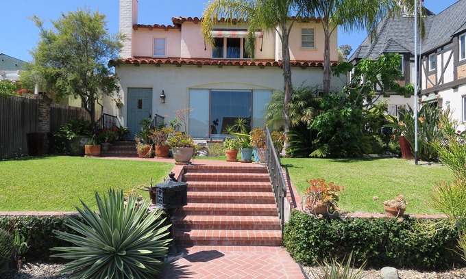 Coronado House | Artist Home in Coronado Village Includes cleaning!