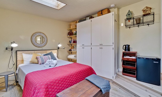Monte Sereno Apartment | Artist Quarters in Los Gatos