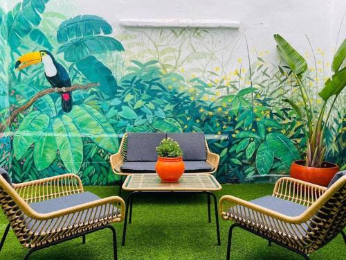 En Corts Apartment | Artistic flat next to Ruzafa Welcome to the Jungle