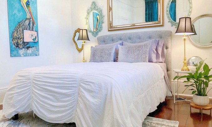 Uptown Historic District House | 🎨Artist’s Retreat in the heart of Magazine St - Walk to restaurants, bars, shops