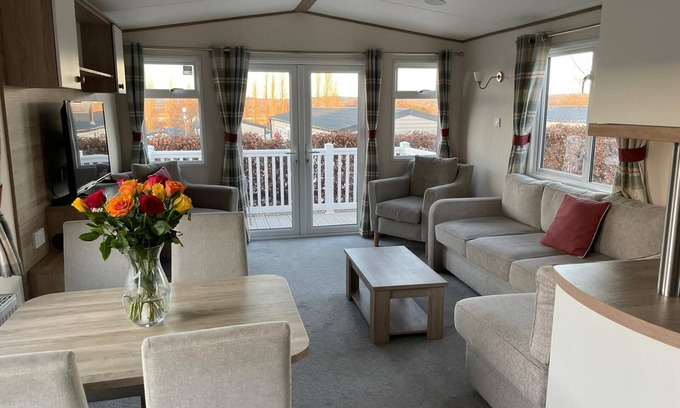 Hamworthy House | Arum dog friendly caravan on Rockley Park, Poole