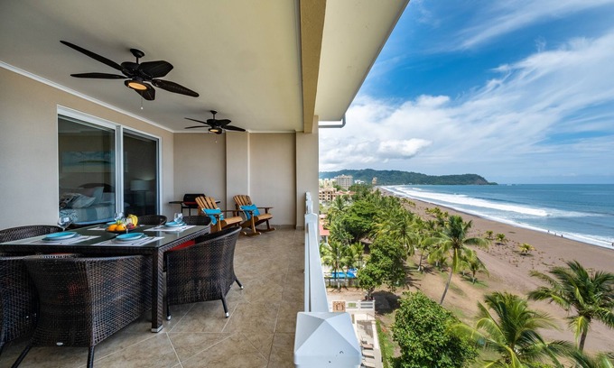 Barrio Los Villalobos Condo | AS SEEN ON HGTV'S BEACHFRONT BARGAIN HUNT! Jaco Beachfront PALMS 2br/2ba