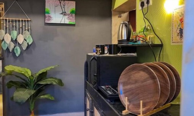 Pali Hill Apartment | Asante -The Cottage House 2BHK at Hill Road Bandra