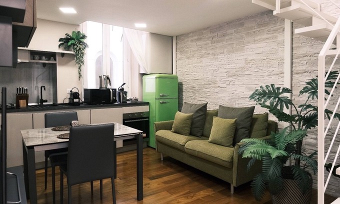 Porta Romana Apartment | AsCasa Prestigious suite in Crocetta