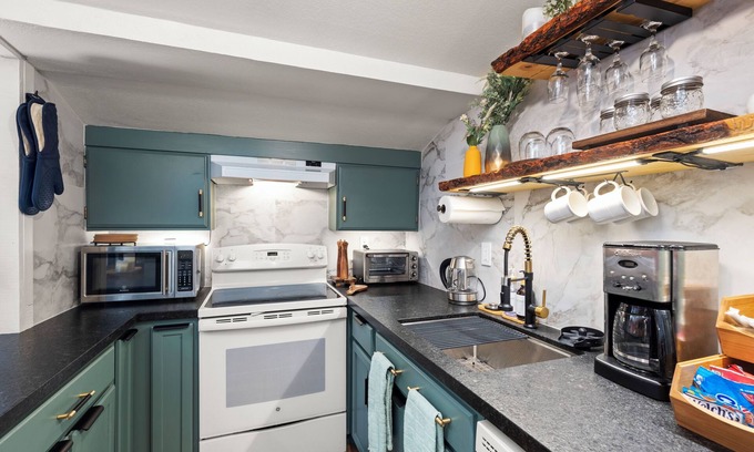 Bear Valley Condo | Ascend Remodeled Condo, Walk to Music Festival, Pool, Private Bear Lake, Alpine