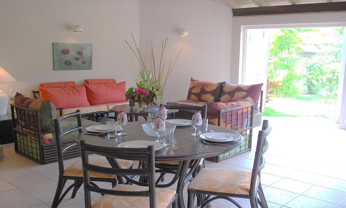 Gibbs Bay Villa | Ascot House Villa 1. Sleeps 4 person's
