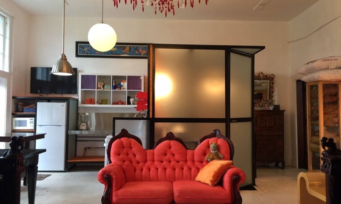 Hudson House | Asian room in the Cemetery Schoolhouse