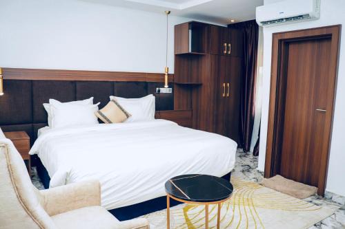 Asokoro Hotel | Asokoro Hotel, close to Force Hq and Ecowas, Gym, Swimming Pool, Wifi