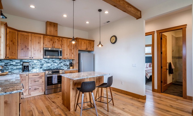 Powell Butte House | Aspen Willow Casita I Brasada Ranch I Sleeps 4