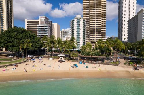 Waikiki Hotel | Aston Waikiki Circle Hotel