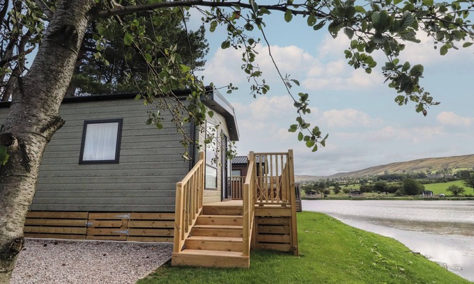 Fence Cottage | Astoria Lodge