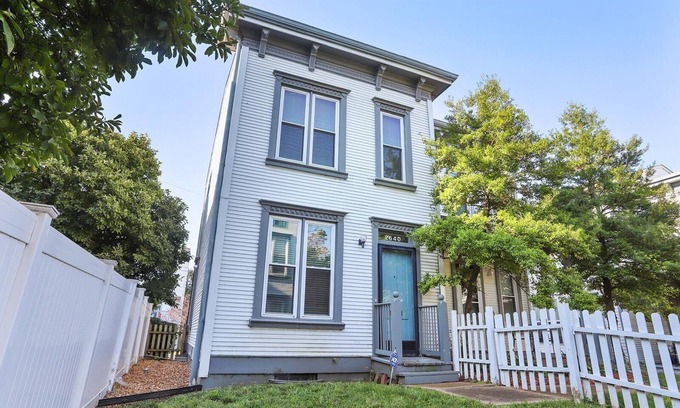 The Gate House | At home near Lafayette Square Pet-Friendly