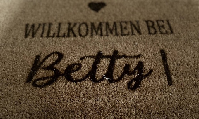 Alt-West Apartment | At home with friends and with love and heart for our guests