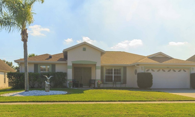 Lindfields Villa | At Lindfield Mansions ~ Kissimmee, Florida