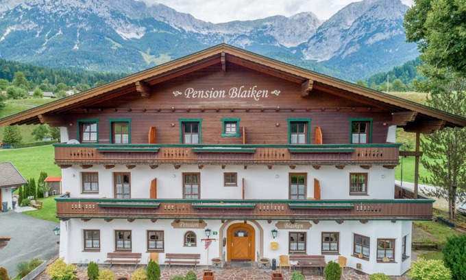 Scheffau am Wilden Kaiser House | 600 m² House ∙ 8 bedrooms ∙ 18 guests