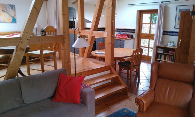 Alvern Apartment | at the gates of Celles in semi-natural garden with many animals calm and relaxing