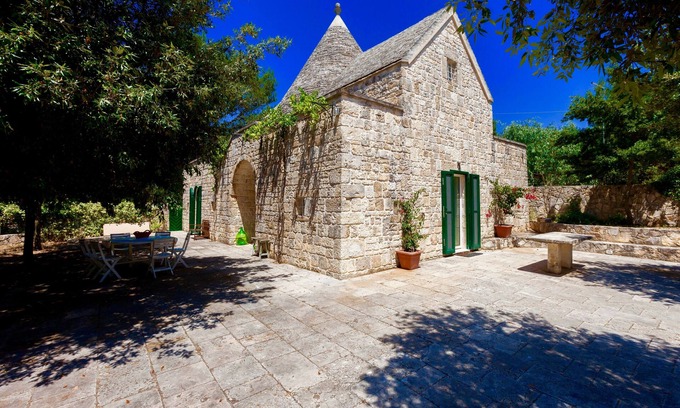 Locorotondo Villa | At Trullo Sovrano - Rental Home - Air condition and free Wi-Fi
