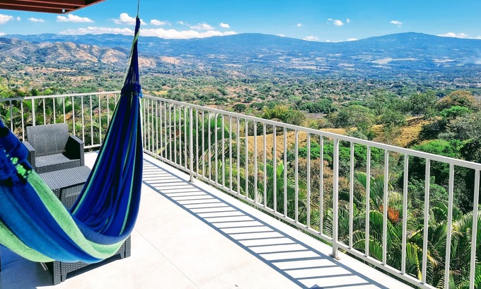 Atenas Apartment | Atenas Breathtaking 4 Volcano View Apartment