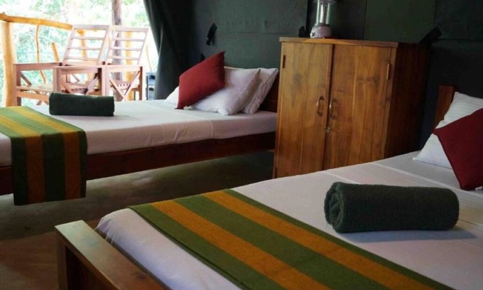 Udawalawa Hotel | Athgira River Camping - Udawalawe - Deluxe tent with safari tour