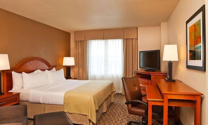 College Park Resort | Atlanta Experience! Pet-Friendly Stay! Free Shuttle to ATL Airport & Indoor Pool