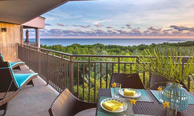 Key West Condo | *ATLANTIC REFLECTIONS @ THE BEACH* Ocean Penthouse/Pool + LAST KEY SERVICES.