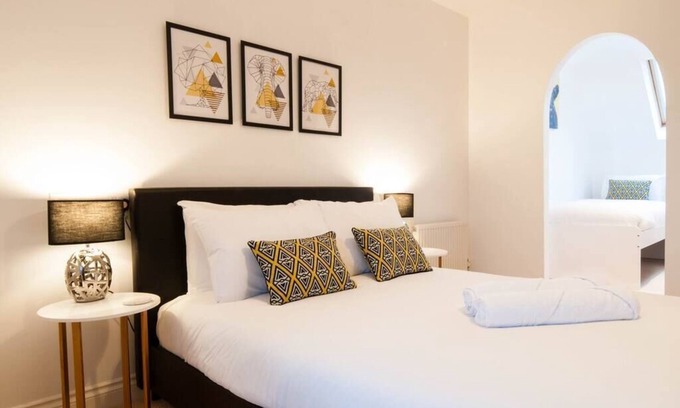 Derby House | Atlas House - Ideal for Contractors