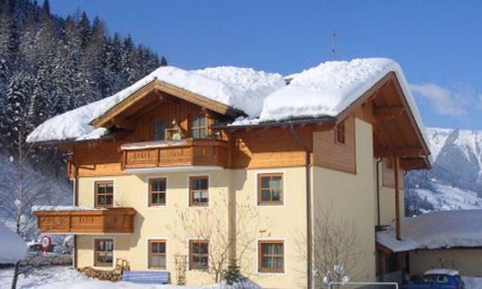 Huettschlag Apartment | Attractive apartment with two balconies