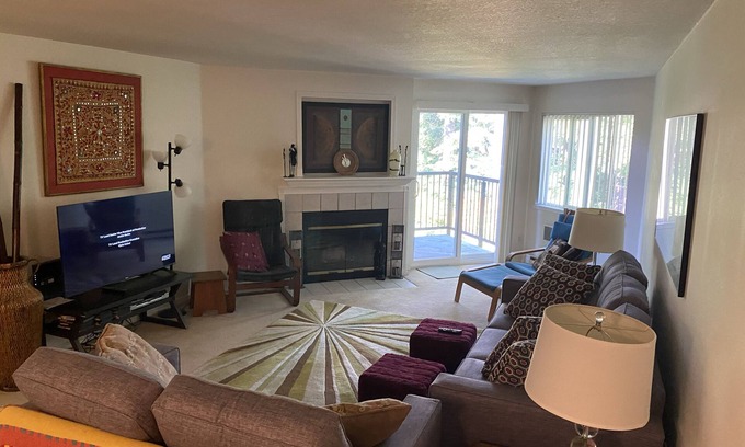 Sherwood - Tualatin South House | Attractive & Comfortable Upscale Condo Close to Everything