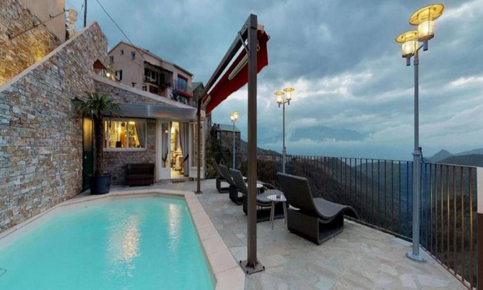 Mazzola Apartment | Attractive holiday home in Mazzola with sauna